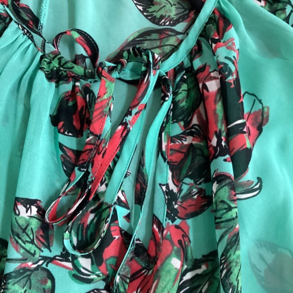 Karen Kane floral top size 2X - Picture 3 of 5